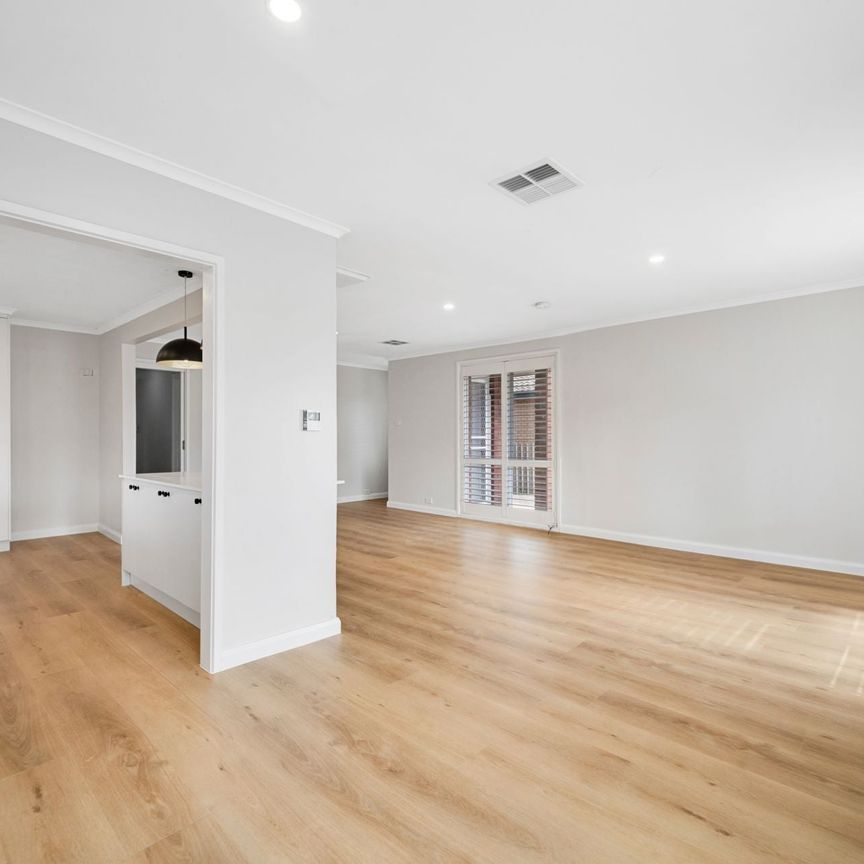 27 Ullamulla Crescent, Queanbeyan - Photo 1