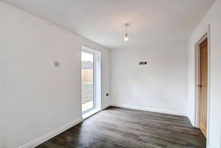 4 bedroom detached house to rent - Photo 5