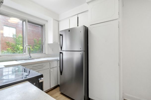 7220 Av. De Chateaubriand, #32 - Photo 1