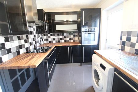 2 bedroom terraced house to rent - Photo 5