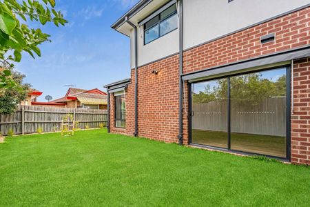 9A Malcolm Street, Oak Park VIC 3046 - Photo 5