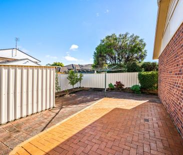 3 Tarcoola Close, Belmont North - Photo 4