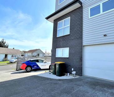 Comfortable and Modern! - Photo 5