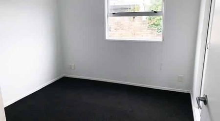 Split-Level City Fringe Living | 2 Bedrooms, 2 Bathrooms & Tandem Parking - Photo 5