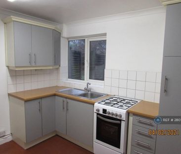 2 bedroom terraced house to rent - Photo 4