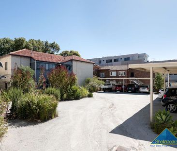 CHIC CITY LIVING - convenience at every turn! - Photo 5