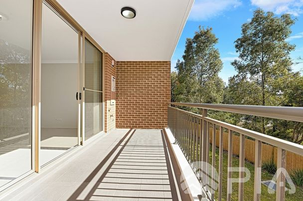 Two bedrooms apartment in Holroyd Garden park - Photo 1