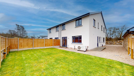 3 bedroom semi-detached house to rent - Photo 2