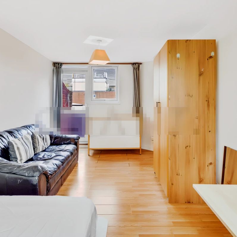 4 Bedroom 1 Bathroom - Photo 1