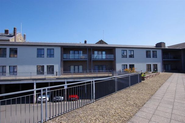 2 bedroom flat to rent - Photo 1