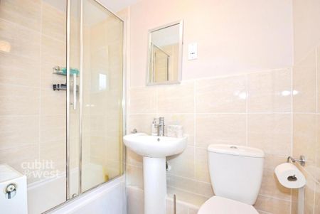 1 bedroom in a house share to rent - Photo 5