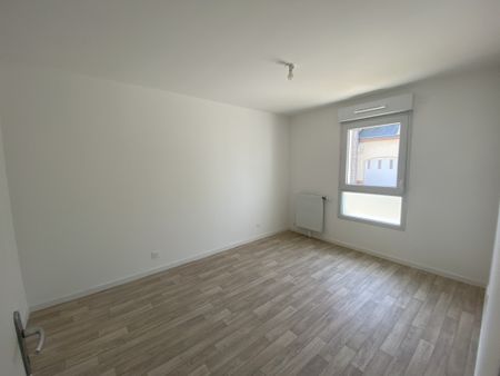 Location Maison 4 pièces 86m² LE MANS 72000 - Photo 2