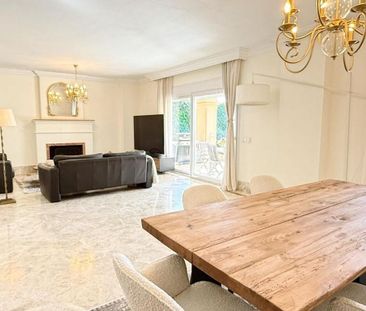 Luxury Semidetached House for rent in Marbella Del Este, Andalusia - Photo 1