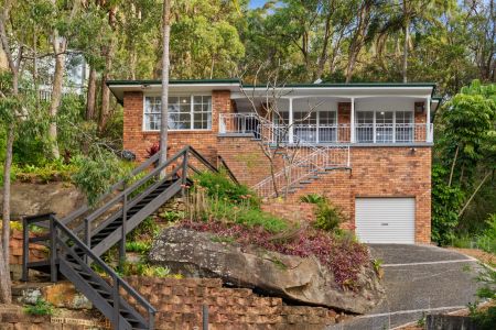 Spacious Family Home with Delightful Water Views - Photo 5