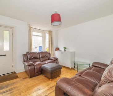 4 bedroom terraced house to rent - Photo 2