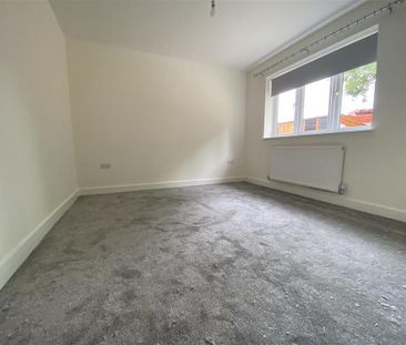 3 bedroom detached bungalow to rent - Photo 3