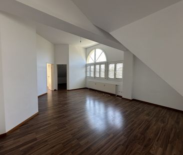 Moderne Dachgeschoßwohnung mit Terrasse und Loggia! - Photo 3