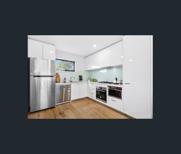 MODERN TOWNHOUSE - Photo 4