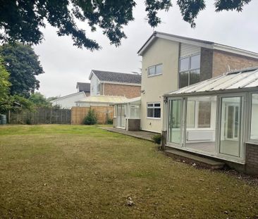 4 bedroom detached house to rent - Photo 6