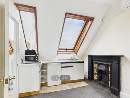 Studio to rent - Photo 3