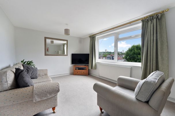 Wimbledon Park Road, London, SW18 - Photo 1