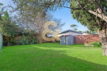Character Bungalow with Huge Yard, Perfect Maroubra Location - Photo 2
