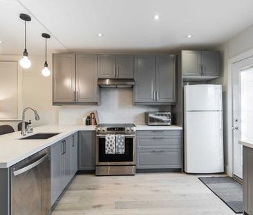 For Lease - 1047 Davenport Road Unit# Main, Toronto, Ontario - Photo 1