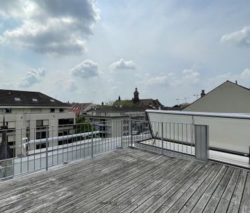 Loft-Dach-Wohnung an zentraler Lage nähe Burgfelderplatz - Photo 1