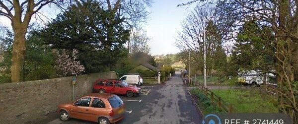 4 bedroom end of terrace house to rent - Photo 1