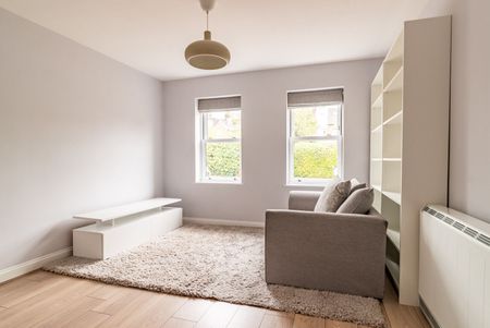 Available part-furnished now - Photo 2
