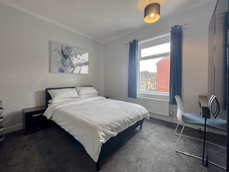 4 bedroom terraced house to rent - Photo 3