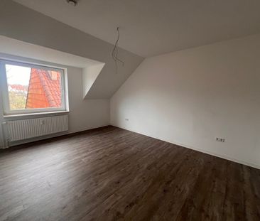 Helle 3-Zimmer-Dachgeschoss-Wohnung mit Weitblick! - Foto 6