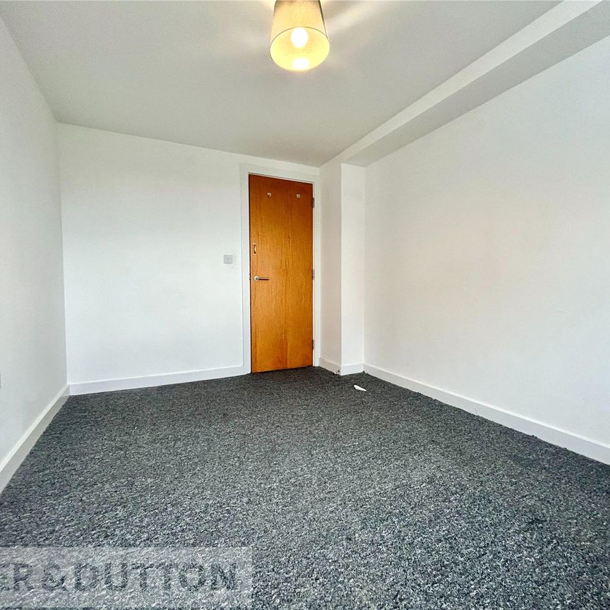 Lakeside Rise, 31, Manchester, M9 8QF, Greater Manchester - Photo 1