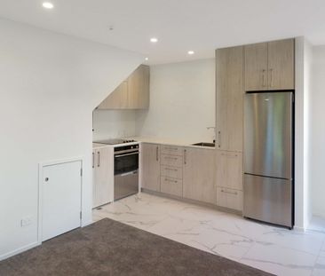 Modern home in Waterloo - Photo 1