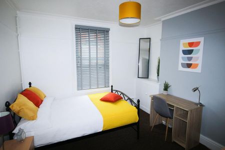 1 bedroom in a house share to rent - Photo 3