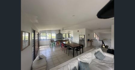 SOUTH STRADBROKE ISLAND WATERS RARE RENTAL OPPORTUNITY - Photo 3