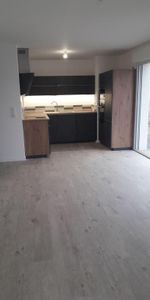 Location Appartement 3 pièces 64m² ROYAN 17200 - Photo 3
