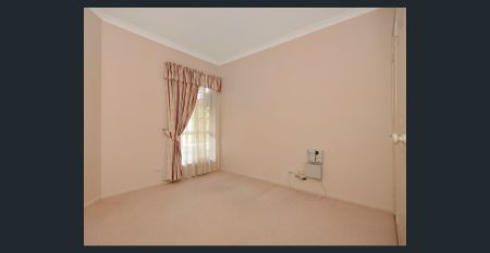 Large Family Home - Photo 2