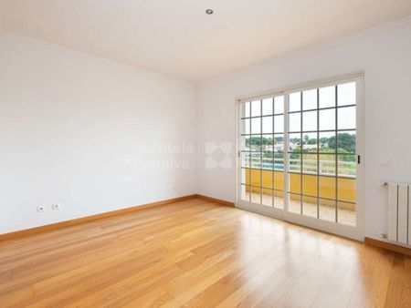 4 room luxury Semidetached House for rent in Cascais, Portugal - Photo 4