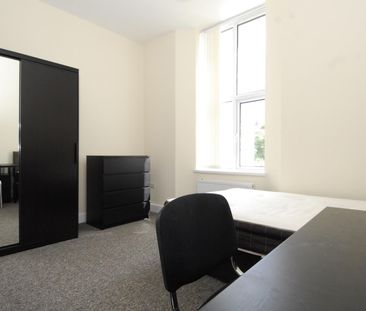 Woodland Terrace, Flat 3, Plymouth - Photo 2