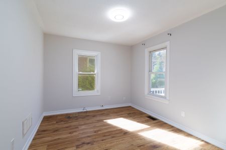 For Lease - 210 Cox Mill Road, Barrie, Ontario - Photo 3