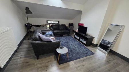 2 bedroom flat to rent - Photo 2