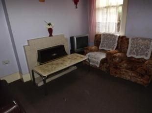 3 Bed Terraced House, Dallow Road, LU1 - Photo 2