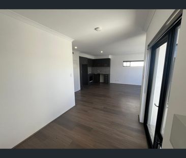 Units/101 Hamilton Street, Cannington, WA 6107 - Photo 4