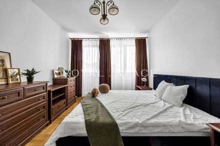 Przestronne mieszkanie z balkonem i garażem - Zdjęcie 2