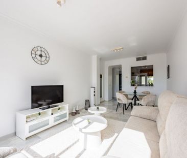 2 Bedroom Apartment For Rent in Nueva Andalucía, Málaga - Photo 4