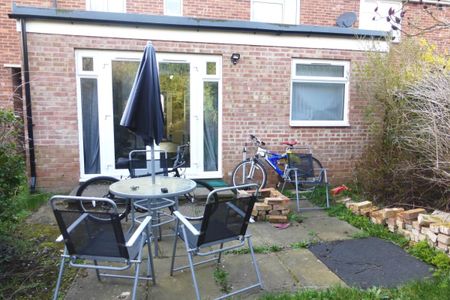 Bluebell Road, Norwich - Photo 3