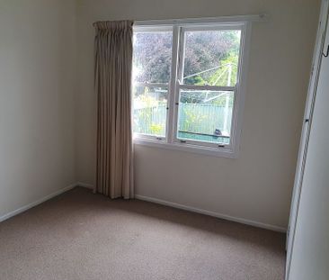 Tidy two bedroom unit - semi furnished - Photo 3