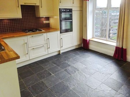 2 bedroom terraced house to rent - Photo 3