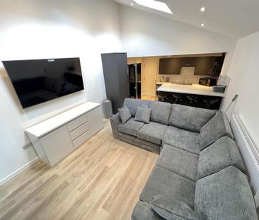 5 bedroom terraced house to rent - Photo 2